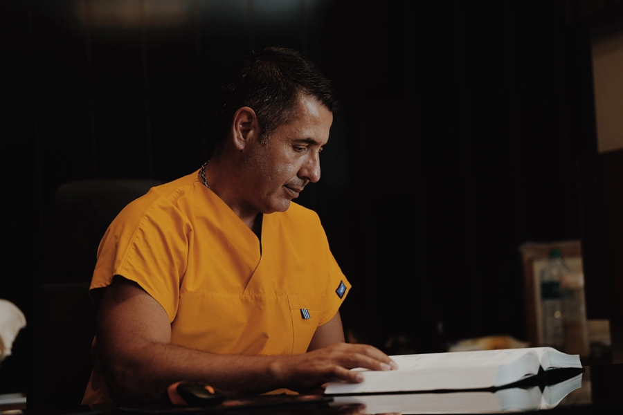 الدكتور سركان هيزار